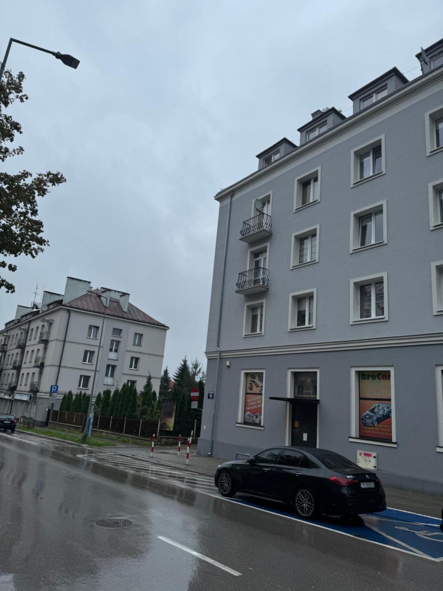 Akali Centrum 200 M Rynek -parking *
